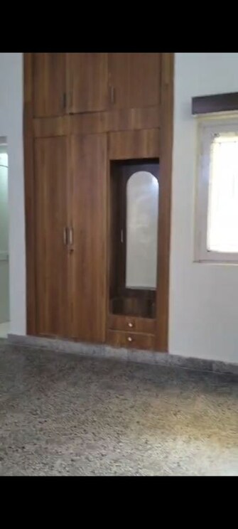 2 BHK +  1100 Sq.Ft. Apartment in RWA Apartments Sector 37