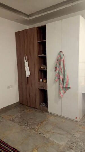 Furnished Amenities in 3 BHK Builder Floor at Capital Heights Niranjanpur, Gms Road – for Rent