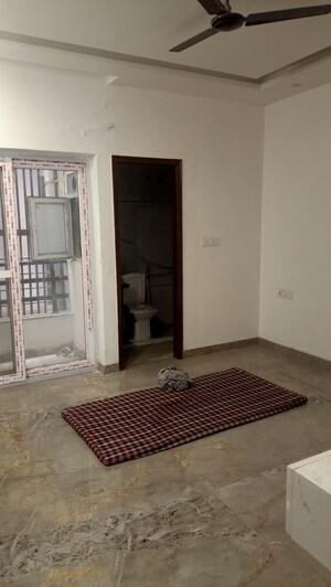 Bedroom in 3 BHK Builder Floor at Capital Heights Niranjanpur, Gms Road – for Rent
