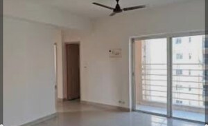 Room in 3 BHK Apartment at Dosti Imperia Phase I, Ghodbunder Road – for Rent