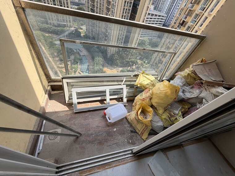 Balcony, sheth-vasant-lawns 3 Bedroom 1100 Sq.Ft. Apartment In Laxmi Nagar Thane 10742572