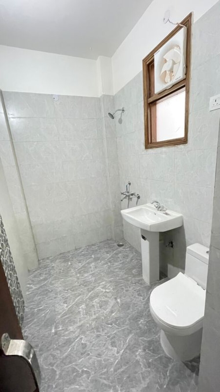 Bathroom, rwa-apartments-sector-41 3 Bedroom 180 Sq.Mt. Independent House In Sector 41 Noida 10742568
