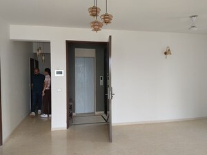 Room in 4 BHK Builder Floor at DLF Garden City Independent Floors, Sector 92 – for Rent