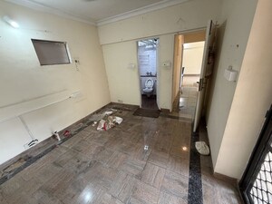 Room in 2 BHK Apartment at Vasant Vihar – for Rent