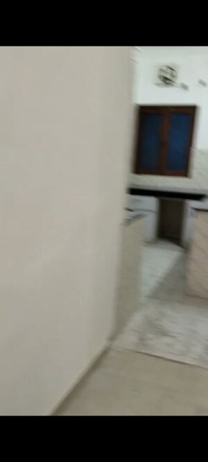 Staircase in 2.5 BHK Apartment at RWA Apartments Sector 37, Sector 37 – for Rent