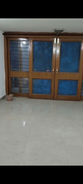 2.5 BHK +  1300 Sq.Ft. Apartment in RWA Apartments Sector 37