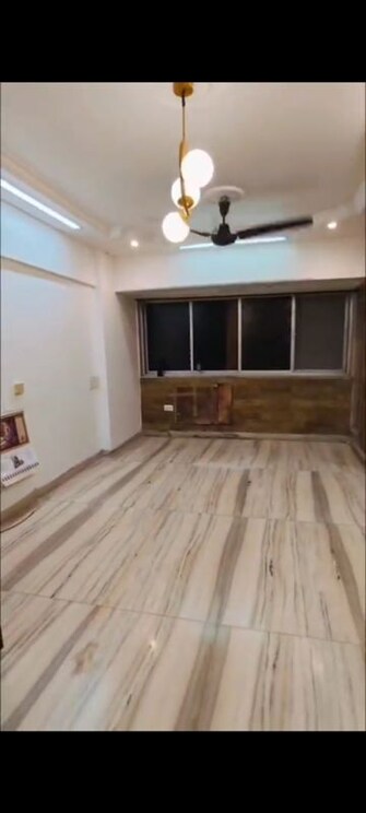 2 BHK 700 Sq.Ft. Apartment in Andheri CHS