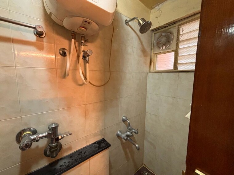 Bathroom, rj-garden 3 Bedroom 1700 Sq.Ft. Apartment In Indiranagar Bangalore 10742645