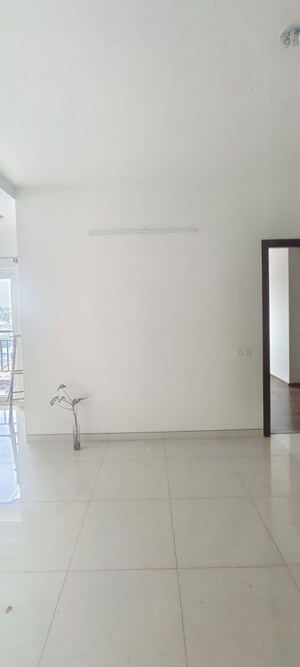 Room in 3 BHK Apartment at Century Breeze, Jakkuru – for Rent