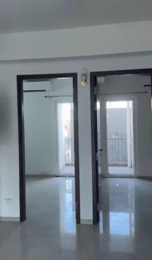 Building Lobby in 2.5 BHK Builder Floor at Smart World Orchard, Sector 61 – for Rent