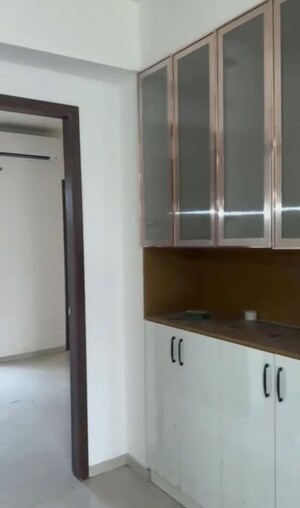 Kitchen in 2.5 BHK Builder Floor at Smart World Orchard, Sector 61 – for Rent