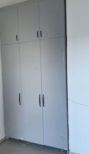Furnished Amenities in 2.5 BHK Builder Floor at Smart World Orchard, Sector 61 – for Rent