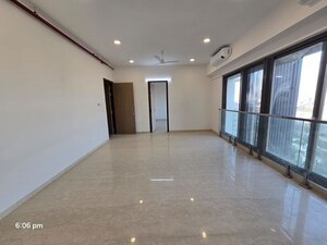 Room in 4 BHK Apartment at Adani Ten BKC, Bandra East – for Rent