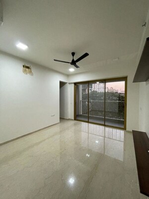 Room in 3 BHK Apartment at Godrej RKS, Chembur – for Rent