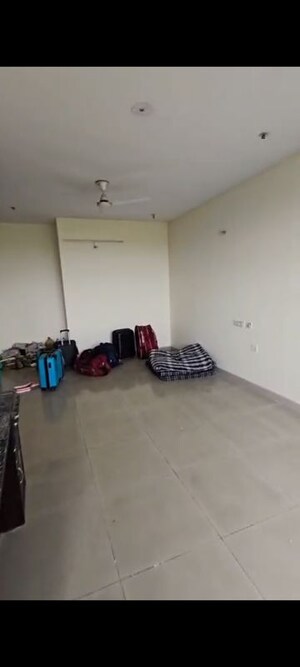Room in 2 BHK Builder Floor at Pinewood Enclave, Wave City – for Rent