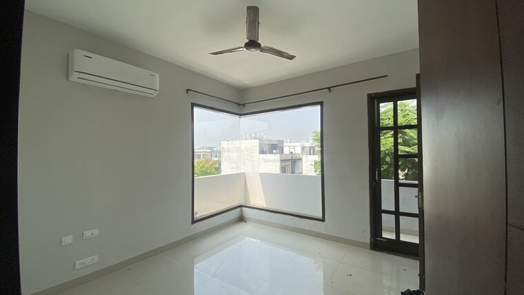 Room, gmada-eco-city 2 Bedroom 200 Sq.Yd. Independent House In North Mullanpur Chandigarh 10742692
