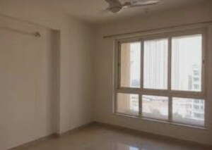 Room in 1.5 BHK Apartment at Puranik Rumah Bali, Ghodbunder Road – for Rent