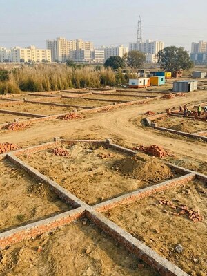  Plot For Sale in Jhalwa