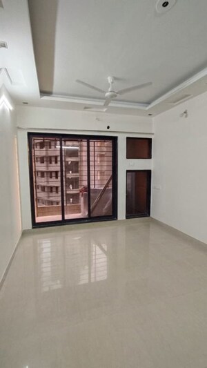 Room in 2 BHK Apartment at Swapnalok Apartments Malad East, Malad East – for Sale