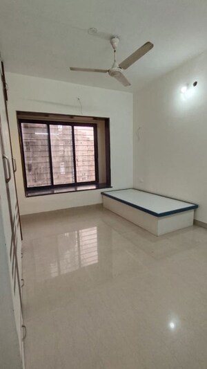 Room in 2 BHK Apartment at Swapnalok Apartments Malad East, Malad East – for Sale