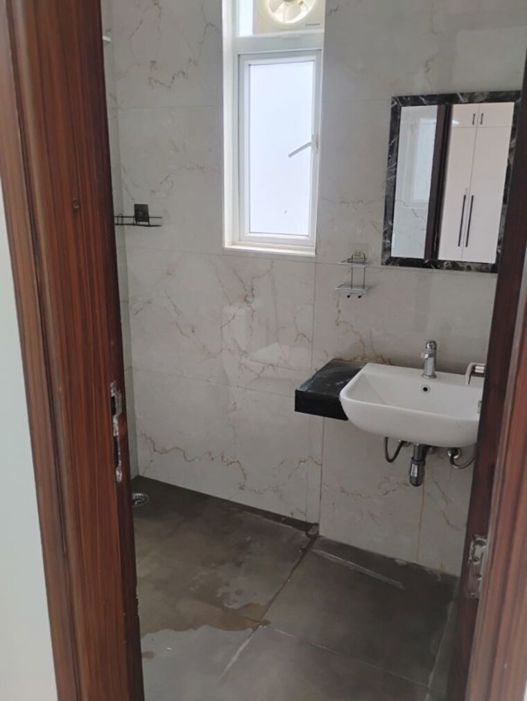 Bathroom, smart-world-gems 3.5 Bedroom 1494 Sq.Ft. Apartment In Sector 89 Gurgaon 10742721