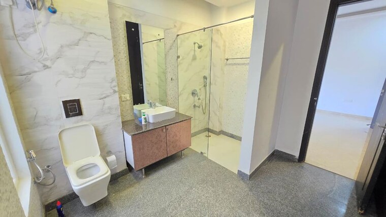 Bathroom, sushant lok i 4 Bedroom 500 Sq.Yd. Builder Floor In Sushant Lok I Gurgaon 10742764