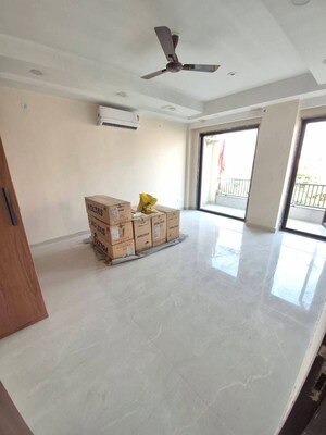 Living Room in 2 BHK Builder Floor at Sector 51 – for Rent