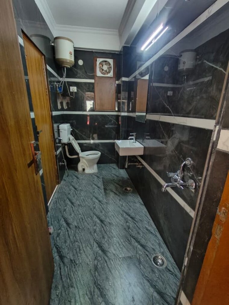 Team Area, freedom fighters enclave 2 Bedroom 850 Sq.Ft. Apartment In Freedom Fighters Enclave Delhi 10742769