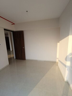 Room in 2 BHK Apartment at New Ocean View, Andheri West – for Sale