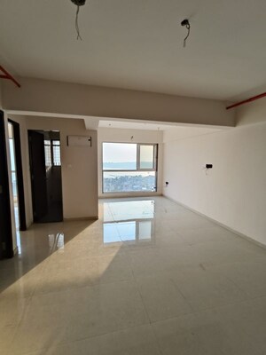 Room in 2 BHK Apartment at New Ocean View, Andheri West – for Sale