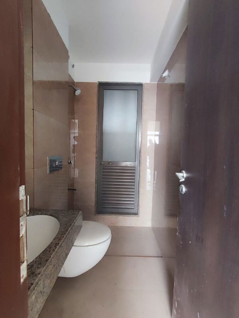 Bathroom, piramal-sunteck-signia-waterfront 2 Bedroom 1250 Sq.Ft. Apartment In Airoli Sector 14 Navi Mumbai 10742822