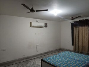 1 BHK Independent House For Rent in Sector 5