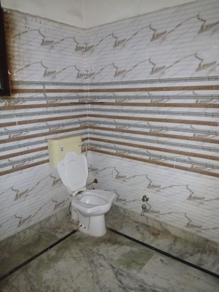 Bathroom, sector 5 1 Bedroom 160 Sq.Ft. Independent House In Sector 5 Hisar 10742873