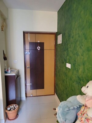 Room in 2 BHK Apartment at Kolte Patil Raaga, Hennur Road – for Rent