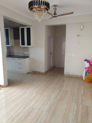 Room in 2 BHK Apartment at Amrapali Verona Heights, Tech Zone 4 Greater Noida – for Rent