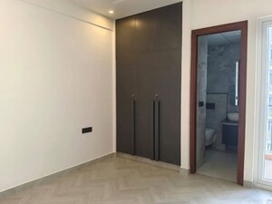 Room in 3 BHK Apartment at Raj One Good Earth, Sector 71 – for Rent