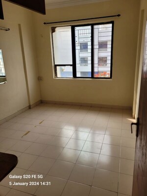 Room in 3 BHK Apartment at Oxford Premium, Wanowrie – for Rent