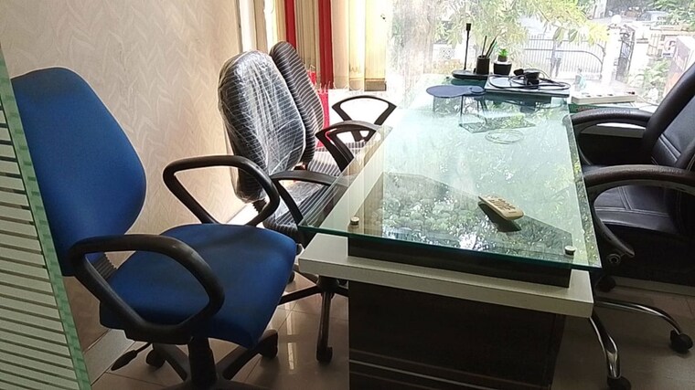 Team Area, om-heera-panna-mall Commercial Office Space 270 Sq.Ft. In Andheri West Mumbai 10739043