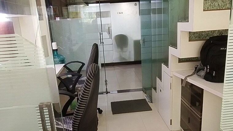Team Area, om-heera-panna-mall Commercial Office Space 270 Sq.Ft. In Andheri West Mumbai 10739043