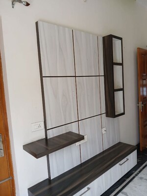 Furnished Amenities in 2 BHK Apartment at Sector 15 – for Rent