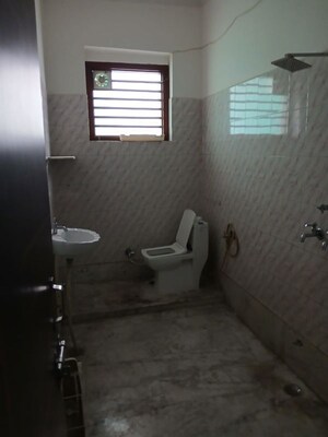 Bathroom in 2 BHK Apartment at Sector 15 – for Rent