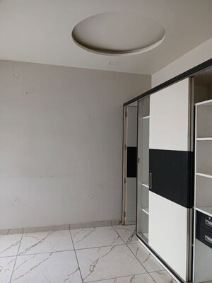Room in 3 BHK Independent House at Sector 17 – for Rent