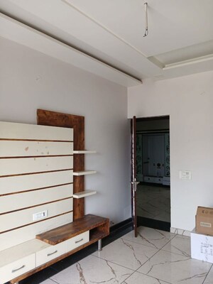 Room in 3 BHK Independent House at Sector 17 – for Rent