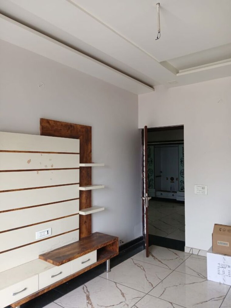 Room, sector 17 3 Bedroom 350 Sq.Yd. Independent House In Sector 17 Hisar 10742991