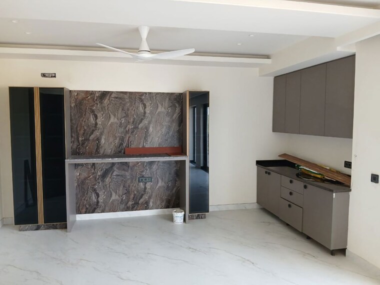 Room, sector 17 3 Bedroom 350 Sq.Yd. Independent House In Sector 17 Hisar 10742991