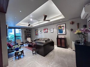 Parking in 3.5 BHK Apartment at Greater Kailash – for Rent