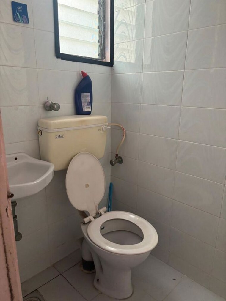 Bathroom, bhaktiyog-chs 2 Bedroom 850 Sq.Ft. Apartment In Kothrud Pune 10743016