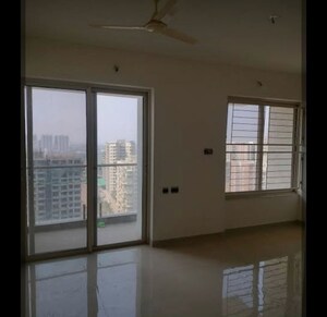 Room in 2 BHK Apartment at Dosti Group Imperia, Manpada – for Sale