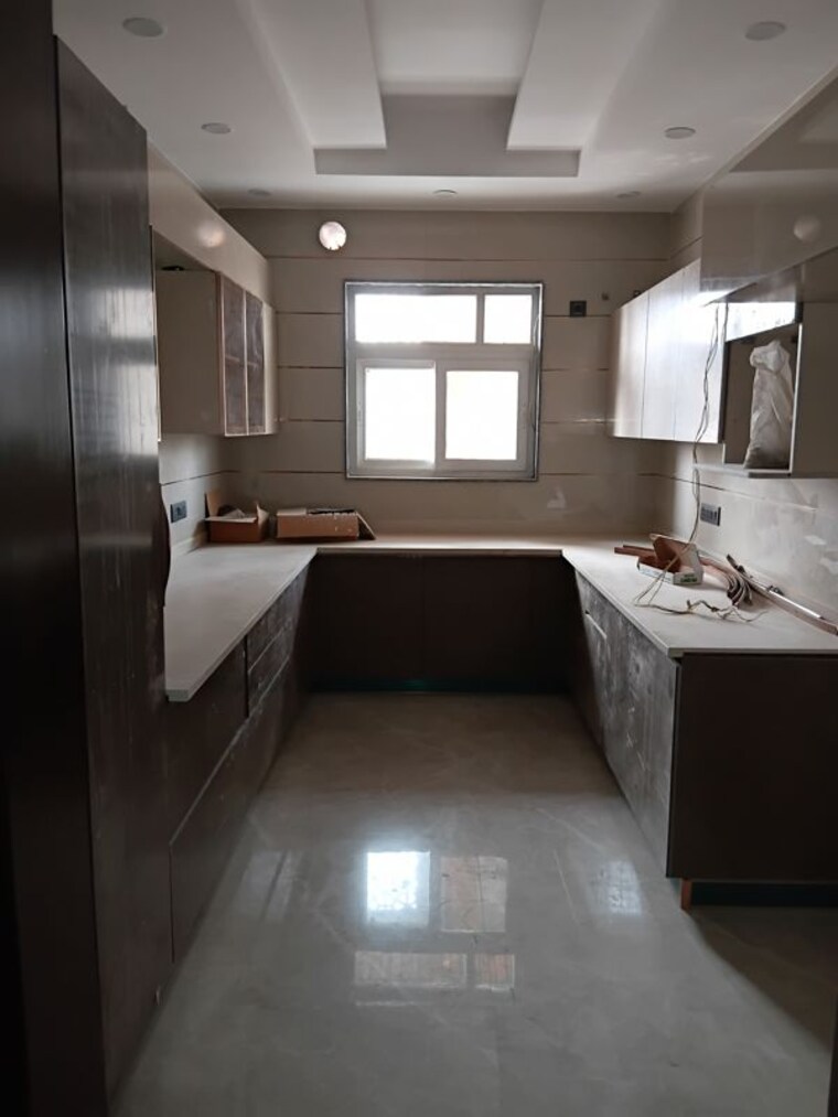 Kitchen, sector 30 4 Bedroom 250 Sq.Yd. Builder Floor In Sector 30 Faridabad 10742834