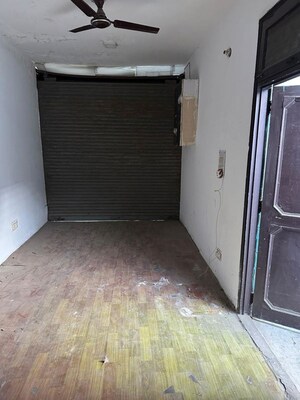 Room in 2 BHK Independent House at RWA Apartments Sector 51, Sector 51 – for Rent